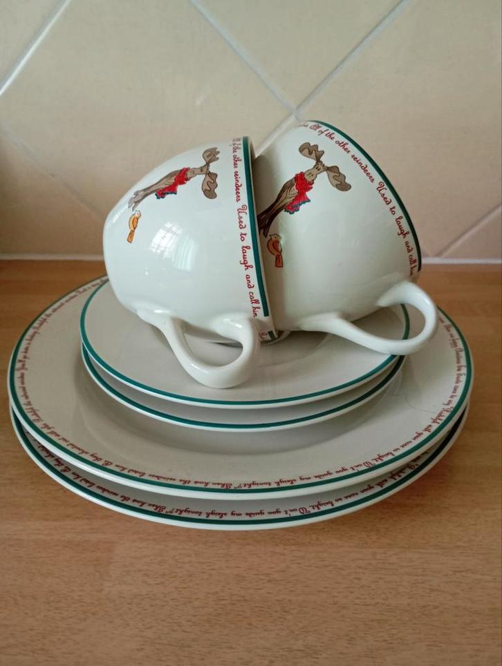 Rudolph the rednosed reindeer serviesdelen kerst, Huis en Inrichting, Keuken | Servies, Zo goed als nieuw, Bord(en), Overige stijlen