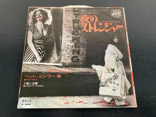 Bette Midler “Strangers In The Night” 7” single uit Japan, Cd's en Dvd's, Vinyl Singles, Single, 7 inch, Verzenden