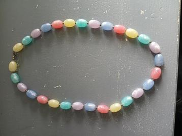 vintage ketting beschikbaar voor biedingen