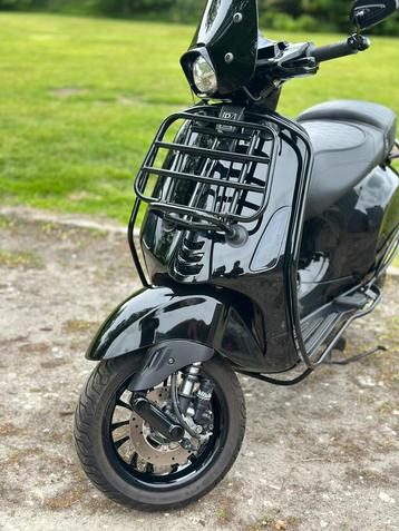 Vespa sprint Full option beschikbaar voor biedingen