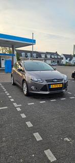 Ford Focus 1.0 Ecoboost 92KW Wagon 2014 Bruin, Auto's, 125 pk, Bruin, Origineel Nederlands, Handgeschakeld