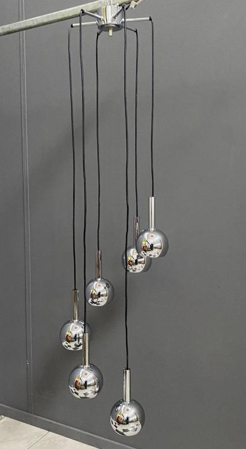 60 jaren 6 chroome bollen hang lamp mooie staat 142 cm lang, Huis en Inrichting, Lampen | Hanglampen, Gebruikt, 75 cm of meer