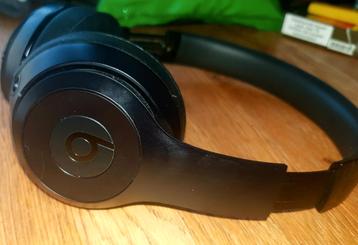 Beats solo3 beschikbaar voor biedingen