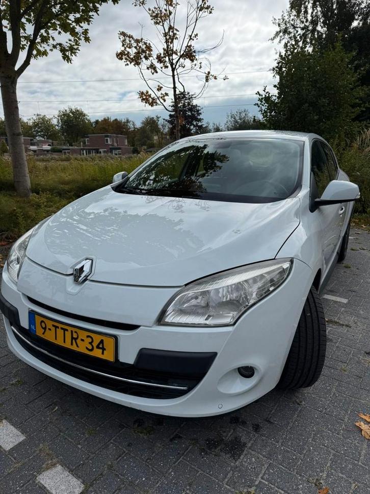 Renault Mégane 2.0 16V 103KW HB CVT 2010 Wit, Auto's, Renault, Particulier, Mégane, Benzine, D, Hatchback, Automaat, Geïmporteerd