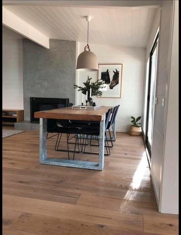 EIKEN VINTAGE VLOER, RUSTIEK GEBORSTELD EN KLEURLOOS beschikbaar voor biedingen