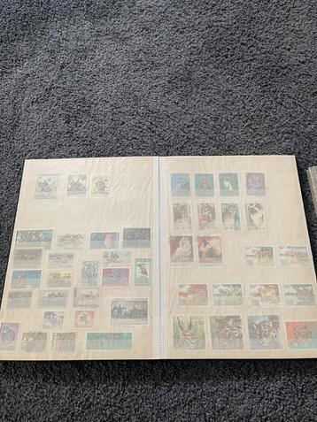 2 boeken dierenpostzegels beschikbaar voor biedingen
