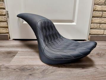 Yamaha Dragstar xvs650 custom zadel nieuw bekleed  beschikbaar voor biedingen