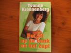 Het zit op de bank en het zapt, Yvonne Kroonenberg., Yvonne Kroonenberg, Ophalen of Verzenden, Zo goed als nieuw, Anekdotes en Observaties