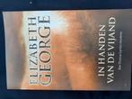 Elizabeth George - In handen van de vijand, Ophalen of Verzenden, Zo goed als nieuw, Nederland, Elizabeth George