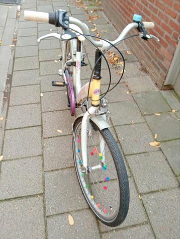Mooie meisjes fiets te koop  beschikbaar voor biedingen