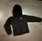 Nike zwarte winterjas | maat M kindermaat, Ophalen of Verzenden, Zo goed als nieuw, Jas