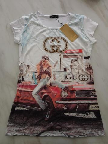 Witte dames t-shirt beschikbaar voor biedingen