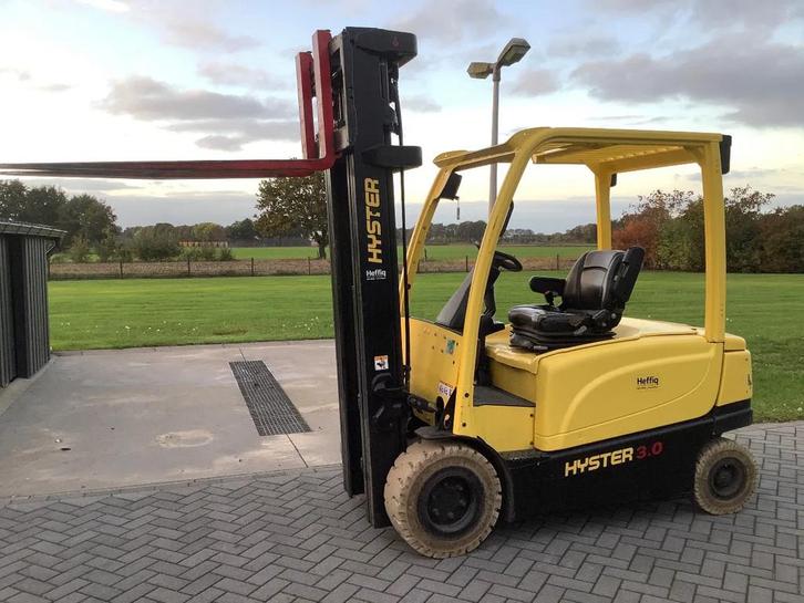 Hyster 3ton drie delig freelift met 1033 echte uren ., Zakelijke goederen, Machines en Bouw | Heftrucks en Intern transport, Heftruck