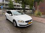 Volvo V60 1.6 D2 Momentum Snow White Cruise Airco, Euro 5, Stof, Gebruikt, 4 cilinders