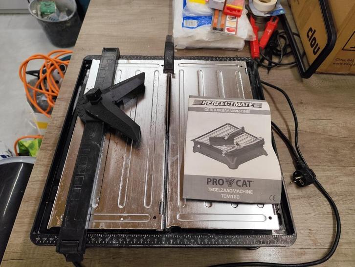 PRO CAT tegelzaagmachine, Doe-het-zelf en Verbouw, Gereedschap | Zaagmachines, Zo goed als nieuw, Overige typen, Minder dan 600 watt