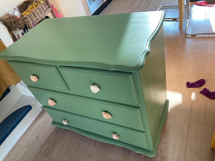 Bijzondere commode met echte schelpen, Kinderen en Baby's, Kinderkamer | Commodes en Kasten, Zo goed als nieuw, 90 tot 105 cm