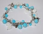 Armband met kralen en bedels in lichtblauw en wit, Overige materialen, Blauw, Nieuw, Ophalen of Verzenden