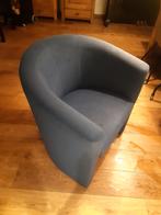 Aangeboden mooi blauw kuipstoeltje GRATIS, Huis en Inrichting, Fauteuils, Ophalen of Verzenden, 75 tot 100 cm