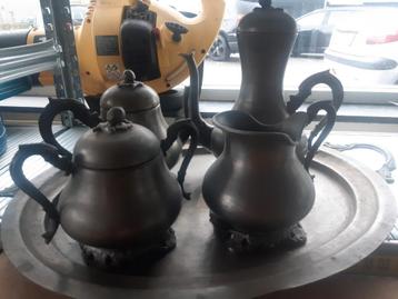 Thee servies Tin  beschikbaar voor biedingen