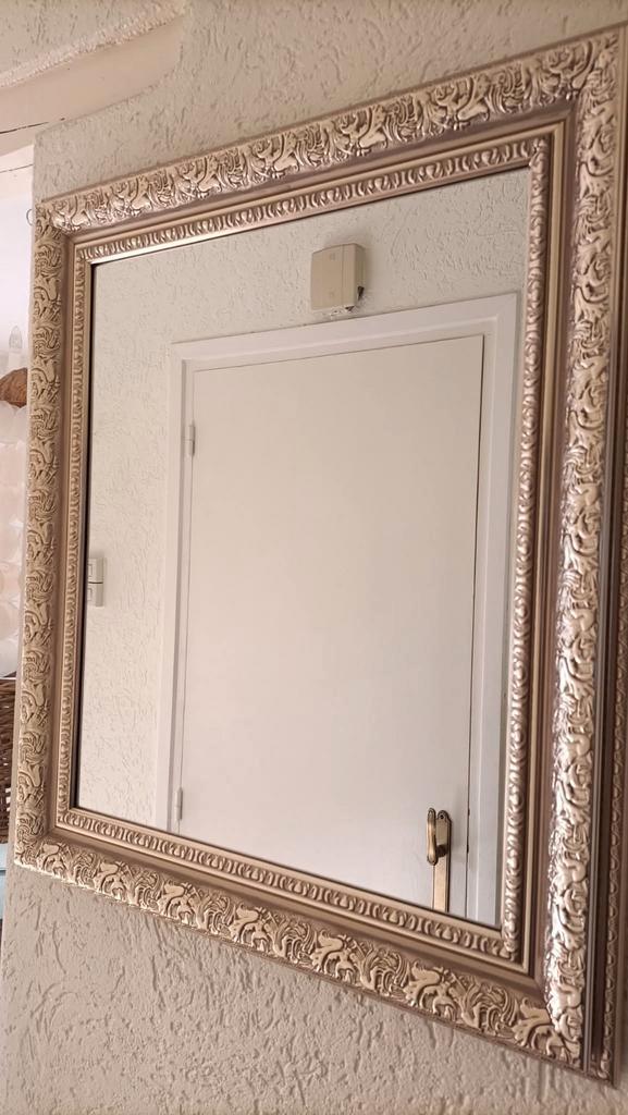 Brocante spiegel met goudkleurige lijst, Huis en Inrichting, Woonaccessoires | Spiegels, Zo goed als nieuw, 50 tot 75 cm, Minder dan 100 cm