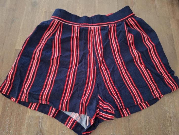 Pull&Bear korte damesbroek, maat S, blauw/wit/rood gestreept, Kleding | Dames, Broeken en Pantalons, Zo goed als nieuw, Maat 36 (S)
