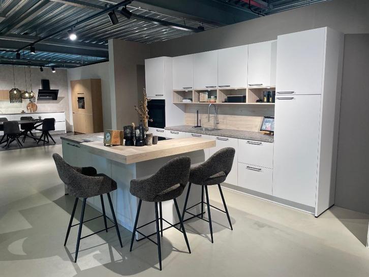 Prachtige Hacker showroomkeuken eiland met veel laden., Huis en Inrichting, Keuken | Complete keukens, Nieuw, Overige kleuren