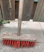 Gezocht bezems minstens 4 stuk, Tuin en Terras, Hand-tuingereedschap, Ophalen, Bezem