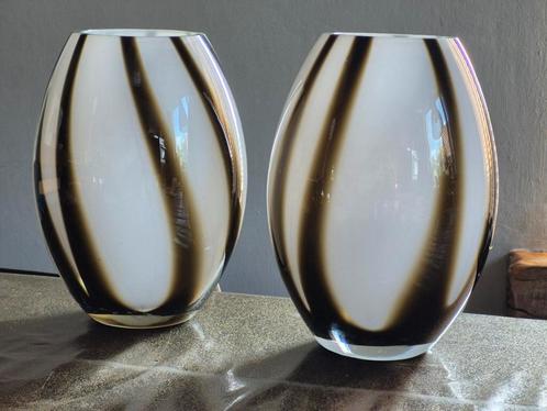 Set van 2 VOLUX lamp 432-1 wit met zwart swirl, Huis en Inrichting, Lampen | Tafellampen, Zo goed als nieuw, Minder dan 50 cm