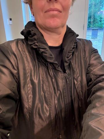 Dames jas  / lekkere tussenjas  beschikbaar voor biedingen