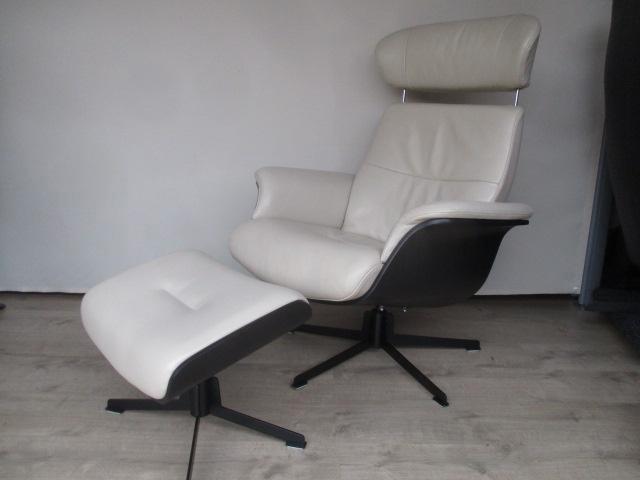 NIEUWSTAAT Time Out design relax fauteuil creme leder, Huis en Inrichting, Fauteuils, Zo goed als nieuw, Hout, Leer, Metaal, Overige materialen