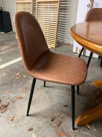 Hippe Eetkamerstoelen - 4 stuks beschikbaar voor biedingen