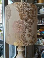 Handgemaakte lampenkap van vintage stof, Huis en Inrichting, Lampen | Lampenkappen, Ophalen, Rond, 25 tot 50 cm