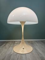 Originele Panthella tafellamp Verner Panton - Louis Poulsen, Kunststof, Gebruikt, ?, ?