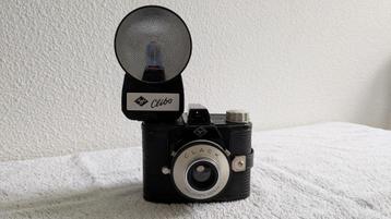 De Agfa Clack 6x9 met flitser en statief beschikbaar voor biedingen