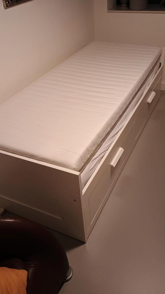 Brimnes uitschuifbed 80/160 met matrassen, Huis en Inrichting, Slaapkamer | Bedden, Ophalen of Verzenden