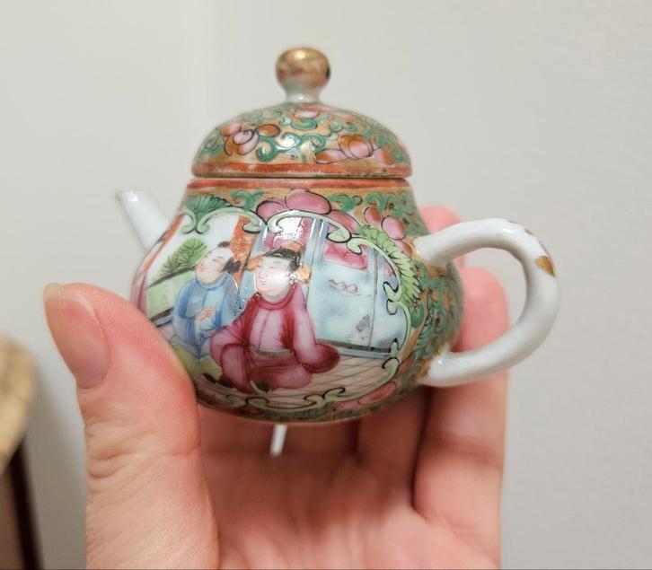 Chinees porselein gekleurd trekpotje, Antiek en Kunst, Antiek | Porselein, Ophalen of Verzenden