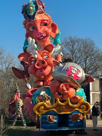 Onderdelen Carnavalswagens te koop beschikbaar voor biedingen