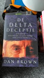 Dan Brown - De Delta deceptie, Boeken, Thrillers, Dan Brown, Ophalen of Verzenden, Zo goed als nieuw