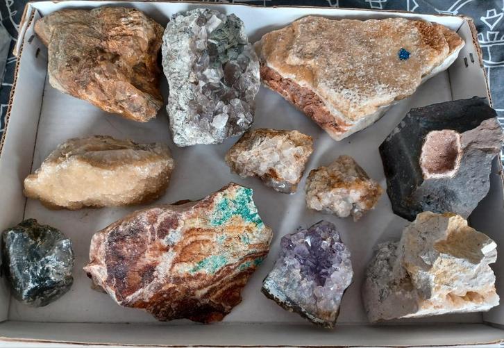 Verzameling mineralen (11 stuks), Verzamelen, Mineralen en Fossielen, Mineraal, Ophalen of Verzenden