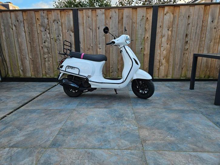 AGM VX50i 2022, Fietsen en Brommers, Snorfietsen en Snorscooters, Gebruikt, Overige merken, Benzine, Ophalen of Verzenden