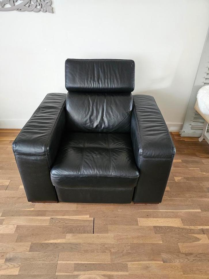Zwarte lederen relaxfauteuil, Huis en Inrichting, Fauteuils, Gebruikt, 75 tot 100 cm, Ophalen