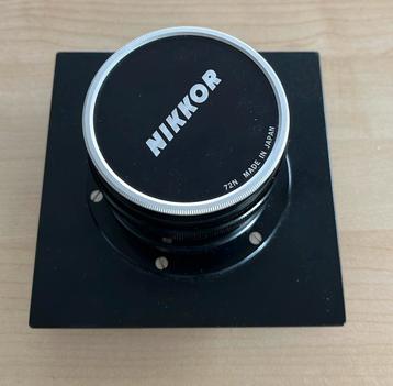 Micro-Nikkor  grootformaatlens beschikbaar voor biedingen