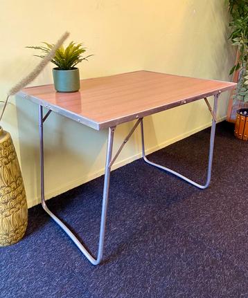 Vintage campingtafel inklapbare retro kampeertafel jaren 60 beschikbaar voor biedingen
