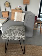 2 gestoffeerde krukjes van Loods 5, Ophalen, Zo goed als nieuw