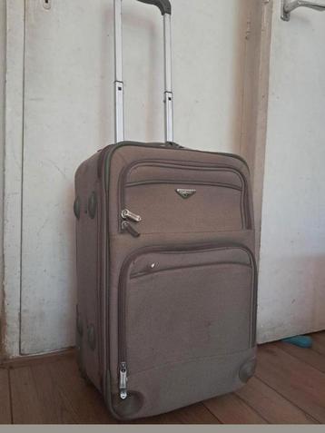 Te koop,Dockers merk reiskoffer/Baggage beschikbaar voor biedingen
