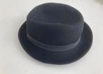 Vilten kwaliteits hoed fijne buitenb. kleur Zwart 55 cm omtr, Ophalen of Verzenden, Zo goed als nieuw, One size fits all, Hoed