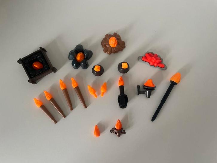 Diverse vuur onderdelen fakkel kampvuur vlam, Kinderen en Baby's, Speelgoed | Playmobil, Gebruikt, Los playmobil, Ophalen of Verzenden