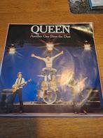 Queen. Another one bites the dust, Cd's en Dvd's, Vinyl Singles, Rock en Metal, Ophalen of Verzenden, 7 inch, Zo goed als nieuw