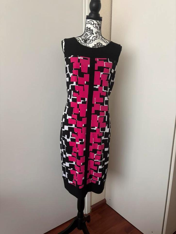 Joseph Ribkoff jurk maat 42, Kleding | Dames, Jurken, Zo goed als nieuw, Maat 42/44 (L), Roze, Onder de knie, Verzenden