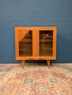 Vintage vitrinekastje, jaren 70, Verzamelen, Ophalen, Huis en Inrichting